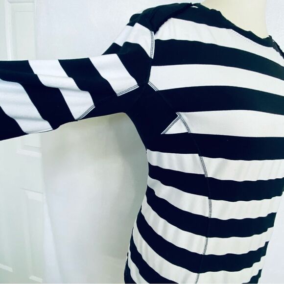 LULULEMON BASE RUNNER LONG SLEEVE TOP - Picture 7 of 8